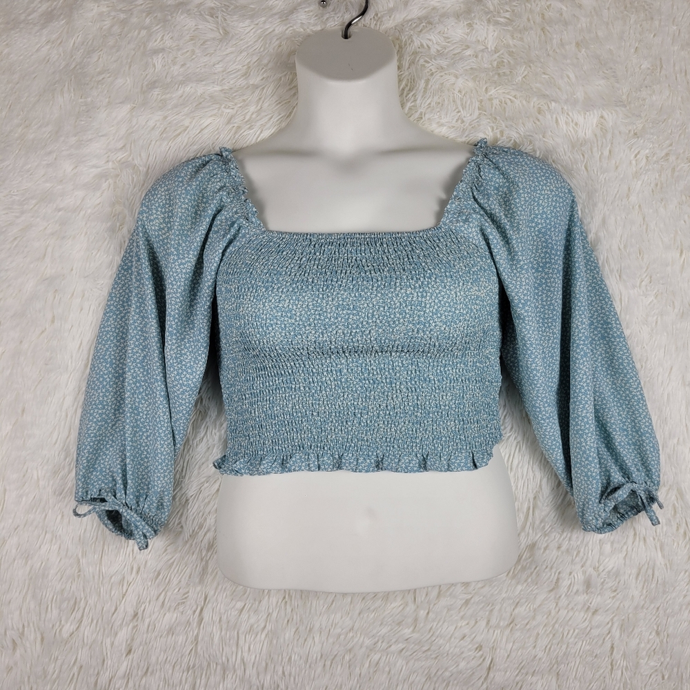Princess Polly XS Baby Blue Puff Sleeve Smocked Crop‎ Top Feminine Spring
